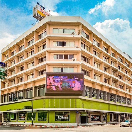 Oyo 441 Grand Thara Hotel Σούρατ Τανί Εξωτερικό φωτογραφία
