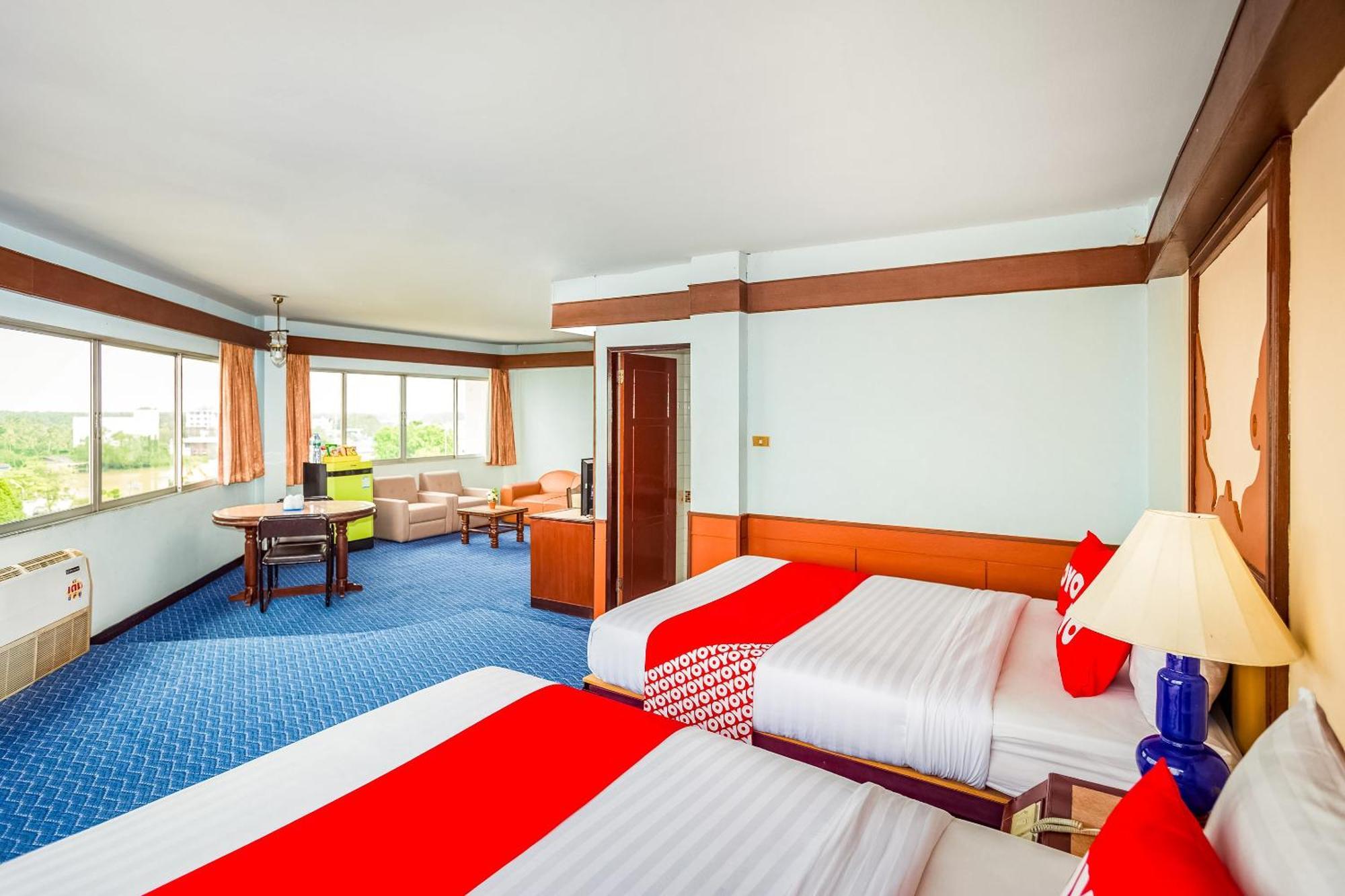 Oyo 441 Grand Thara Hotel Σούρατ Τανί Εξωτερικό φωτογραφία