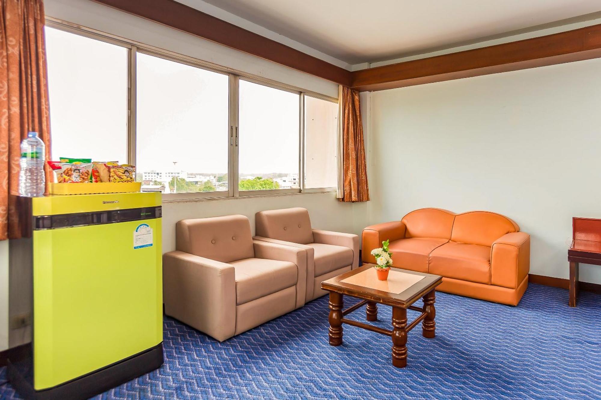 Oyo 441 Grand Thara Hotel Σούρατ Τανί Εξωτερικό φωτογραφία