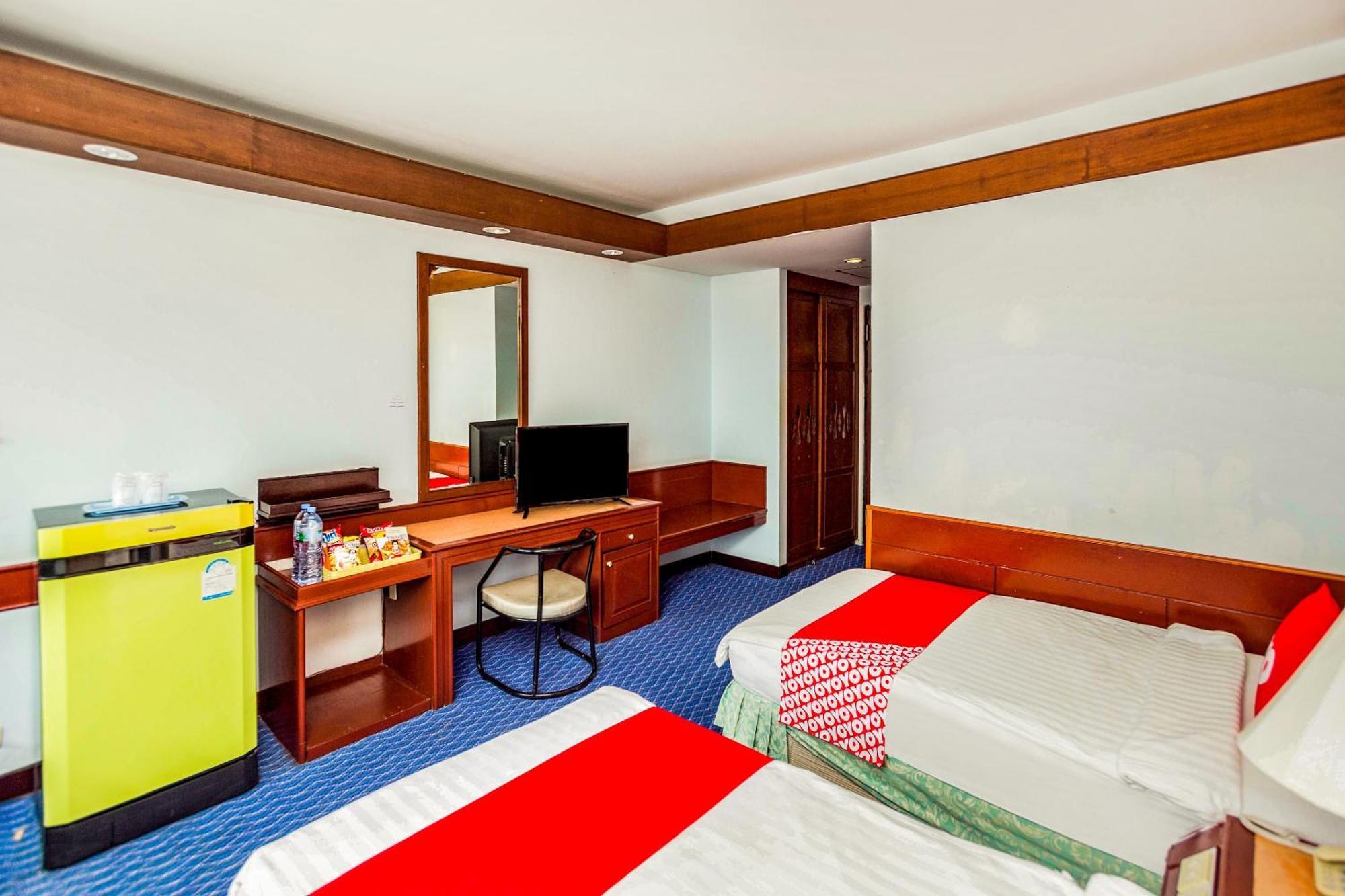 Oyo 441 Grand Thara Hotel Σούρατ Τανί Εξωτερικό φωτογραφία