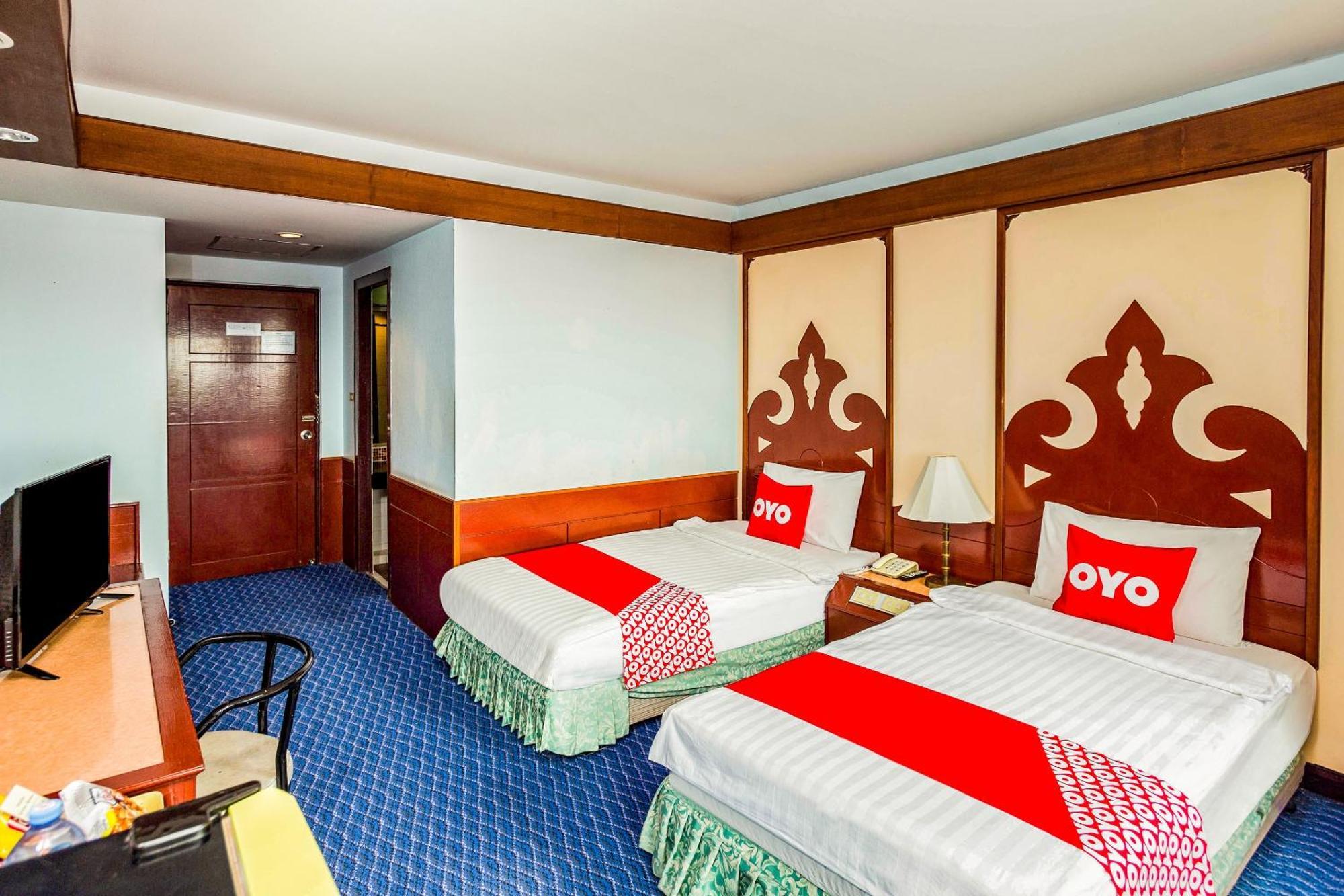 Oyo 441 Grand Thara Hotel Σούρατ Τανί Εξωτερικό φωτογραφία