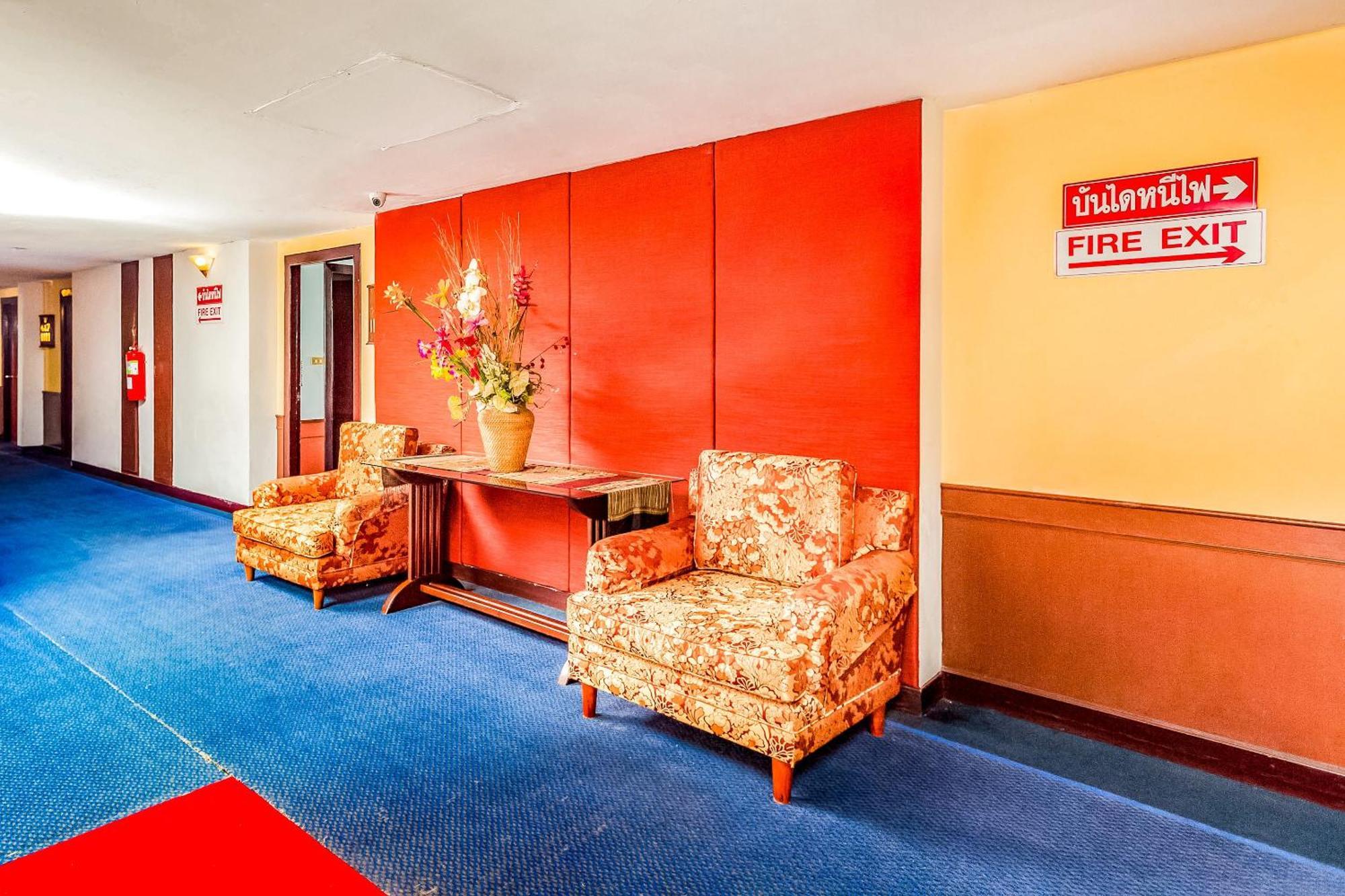 Oyo 441 Grand Thara Hotel Σούρατ Τανί Εξωτερικό φωτογραφία