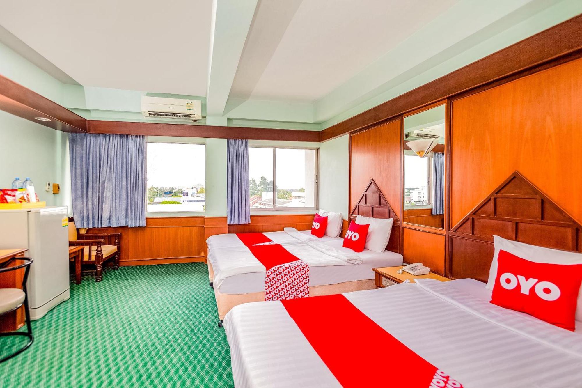 Oyo 441 Grand Thara Hotel Σούρατ Τανί Εξωτερικό φωτογραφία