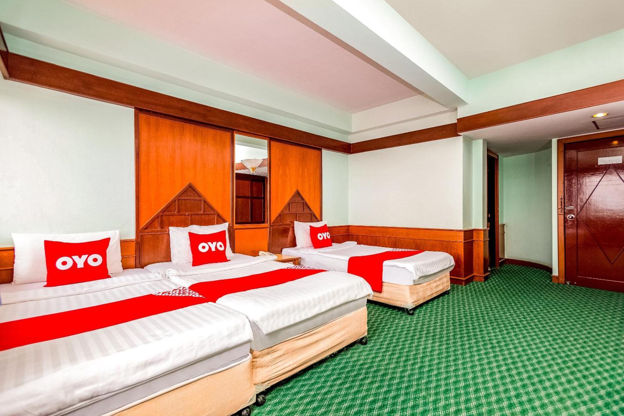 Oyo 441 Grand Thara Hotel Σούρατ Τανί Εξωτερικό φωτογραφία