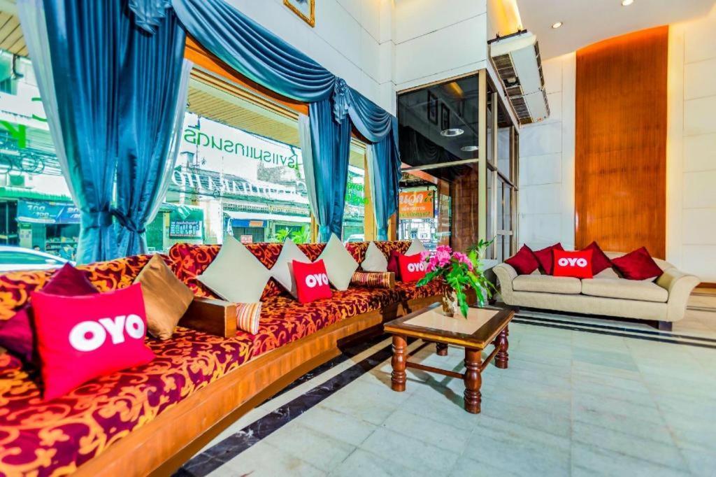 Oyo 441 Grand Thara Hotel Σούρατ Τανί Εξωτερικό φωτογραφία