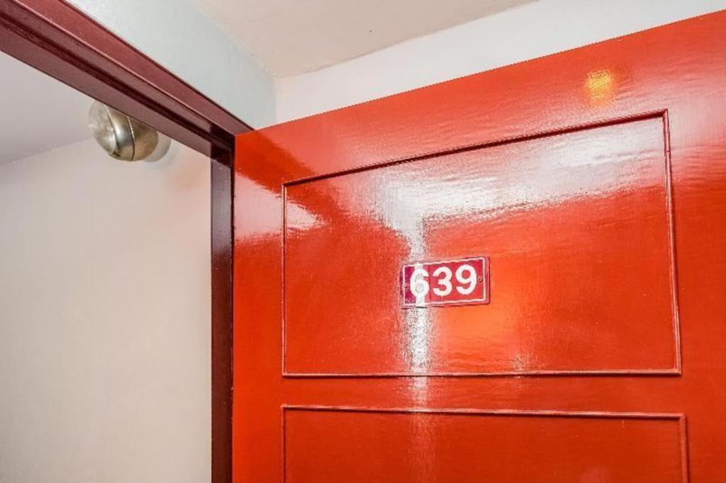 Oyo 441 Grand Thara Hotel Σούρατ Τανί Εξωτερικό φωτογραφία