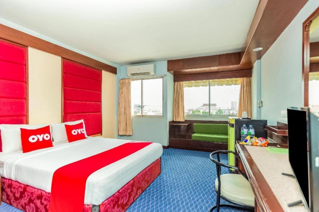 Oyo 441 Grand Thara Hotel Σούρατ Τανί Εξωτερικό φωτογραφία