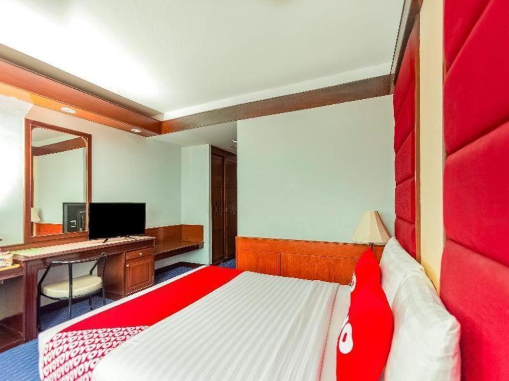 Oyo 441 Grand Thara Hotel Σούρατ Τανί Εξωτερικό φωτογραφία