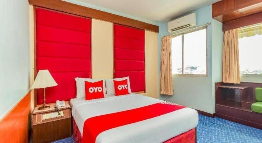 Oyo 441 Grand Thara Hotel Σούρατ Τανί Εξωτερικό φωτογραφία
