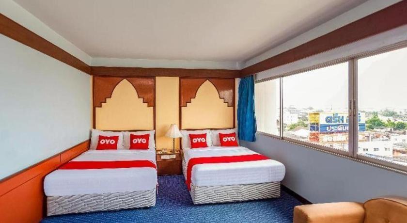 Oyo 441 Grand Thara Hotel Σούρατ Τανί Εξωτερικό φωτογραφία