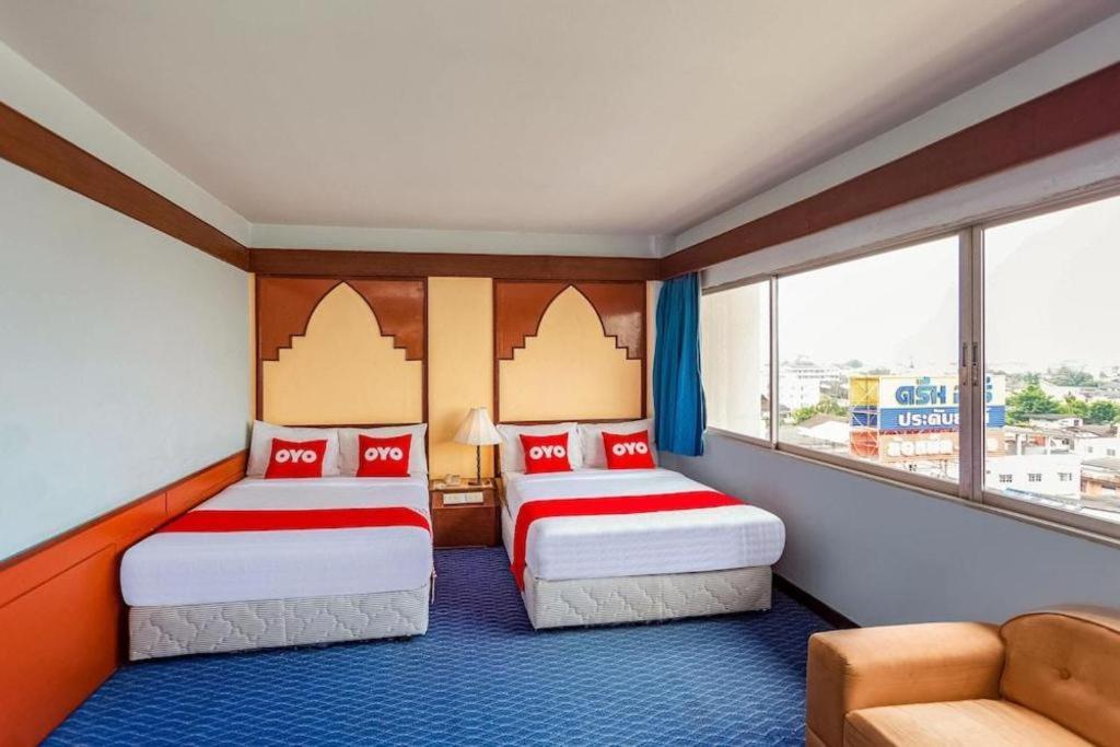 Oyo 441 Grand Thara Hotel Σούρατ Τανί Εξωτερικό φωτογραφία